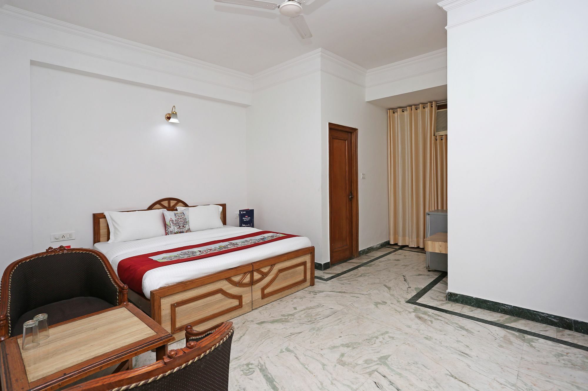 דהראדון Oyo 10072 Hotel Amrit Regency מראה חיצוני תמונה