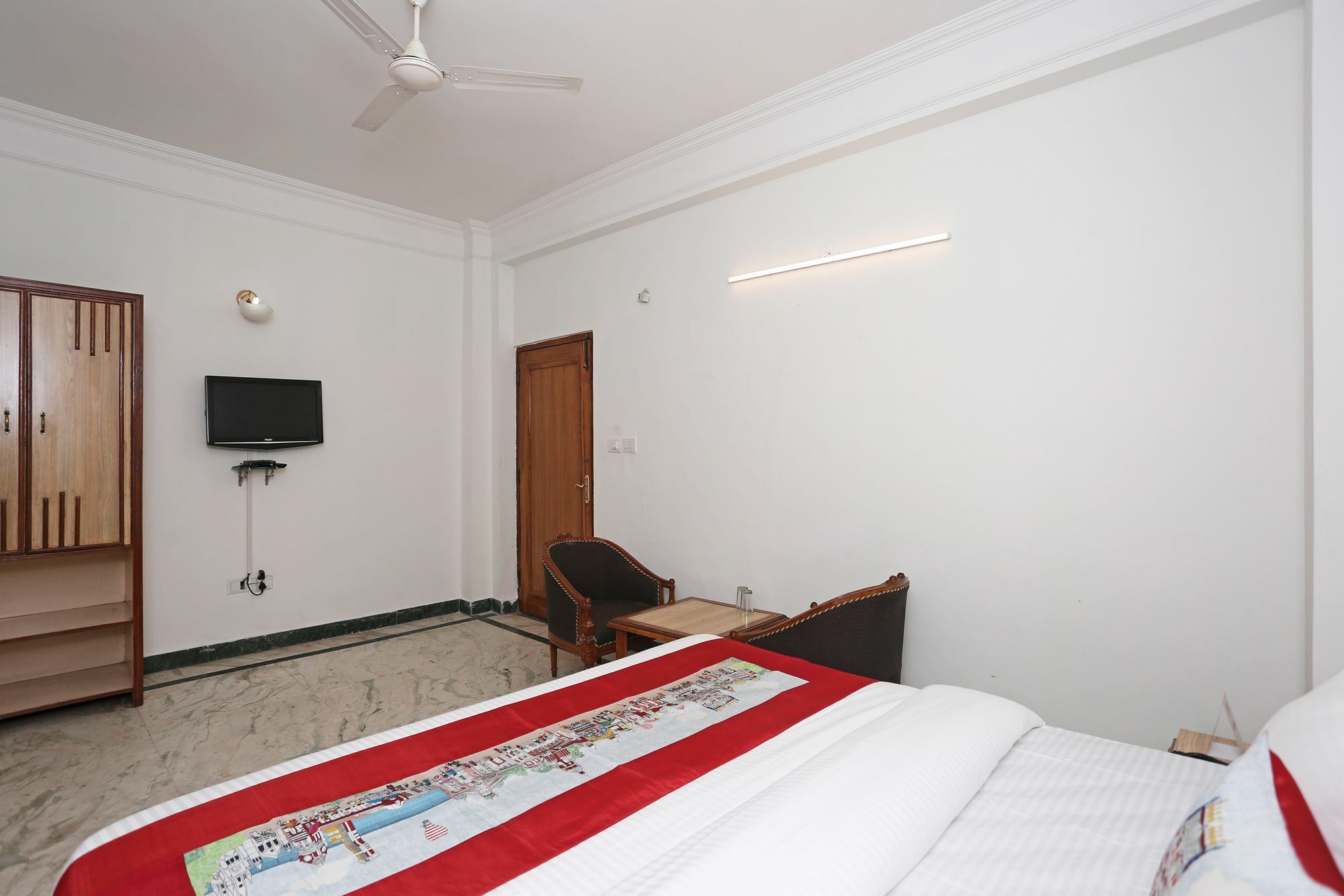 דהראדון Oyo 10072 Hotel Amrit Regency מראה חיצוני תמונה