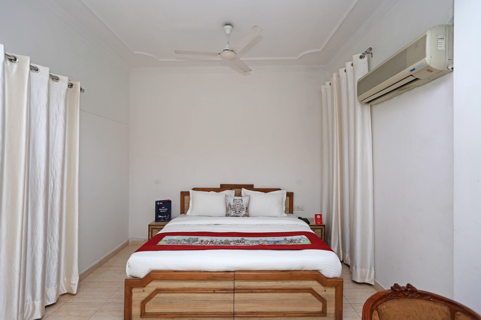 דהראדון Oyo 10072 Hotel Amrit Regency מראה חיצוני תמונה