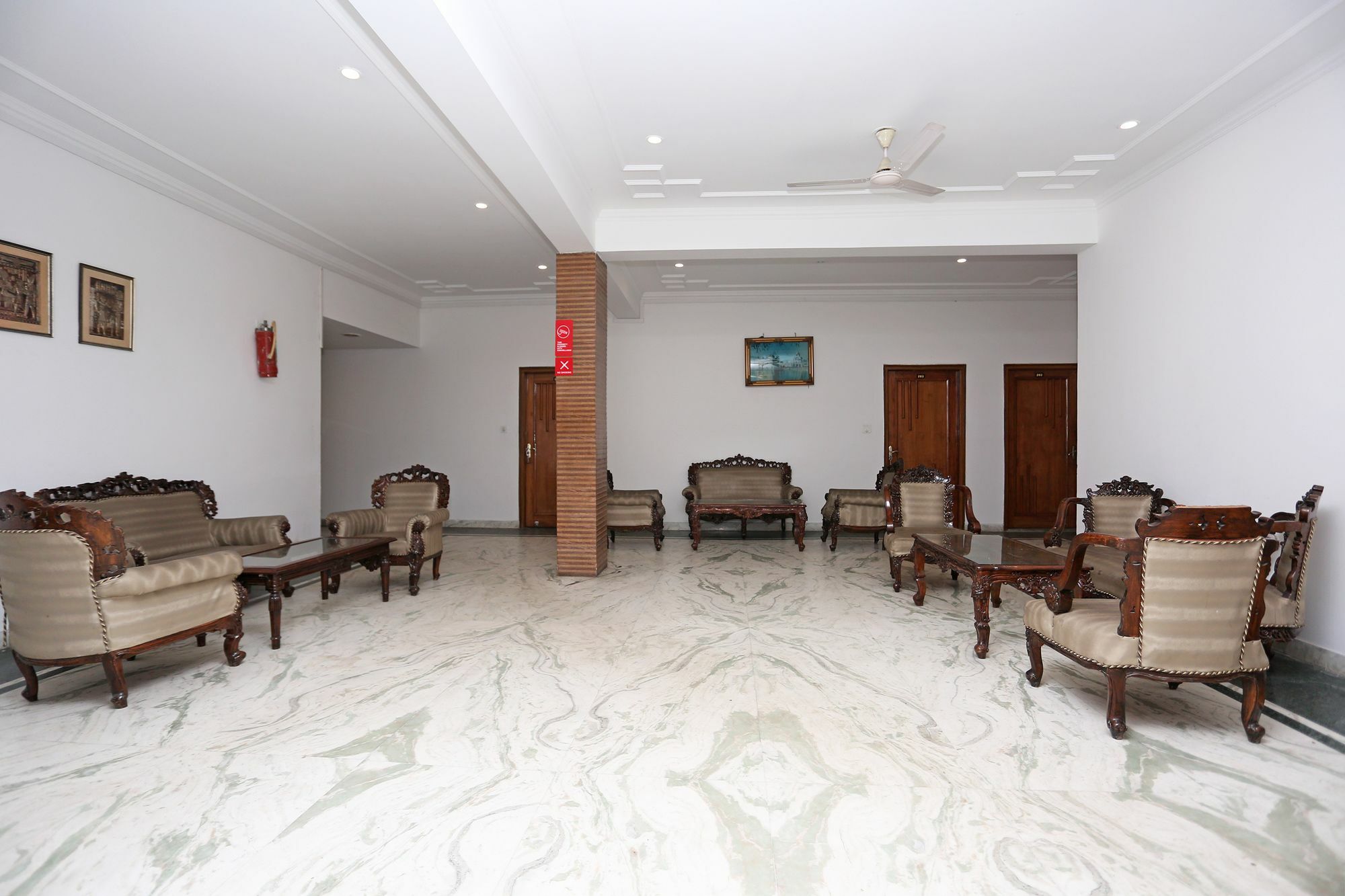 דהראדון Oyo 10072 Hotel Amrit Regency מראה חיצוני תמונה